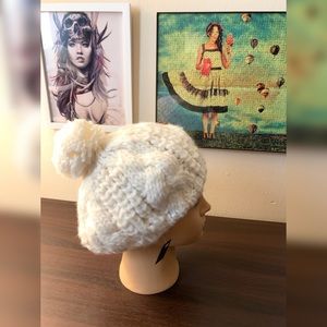 Off White/Pearl Winter Beanie 💝